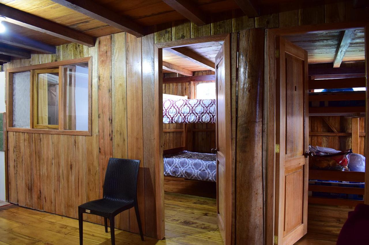 Hostal Los Farolitos Mindo Kültér fotó